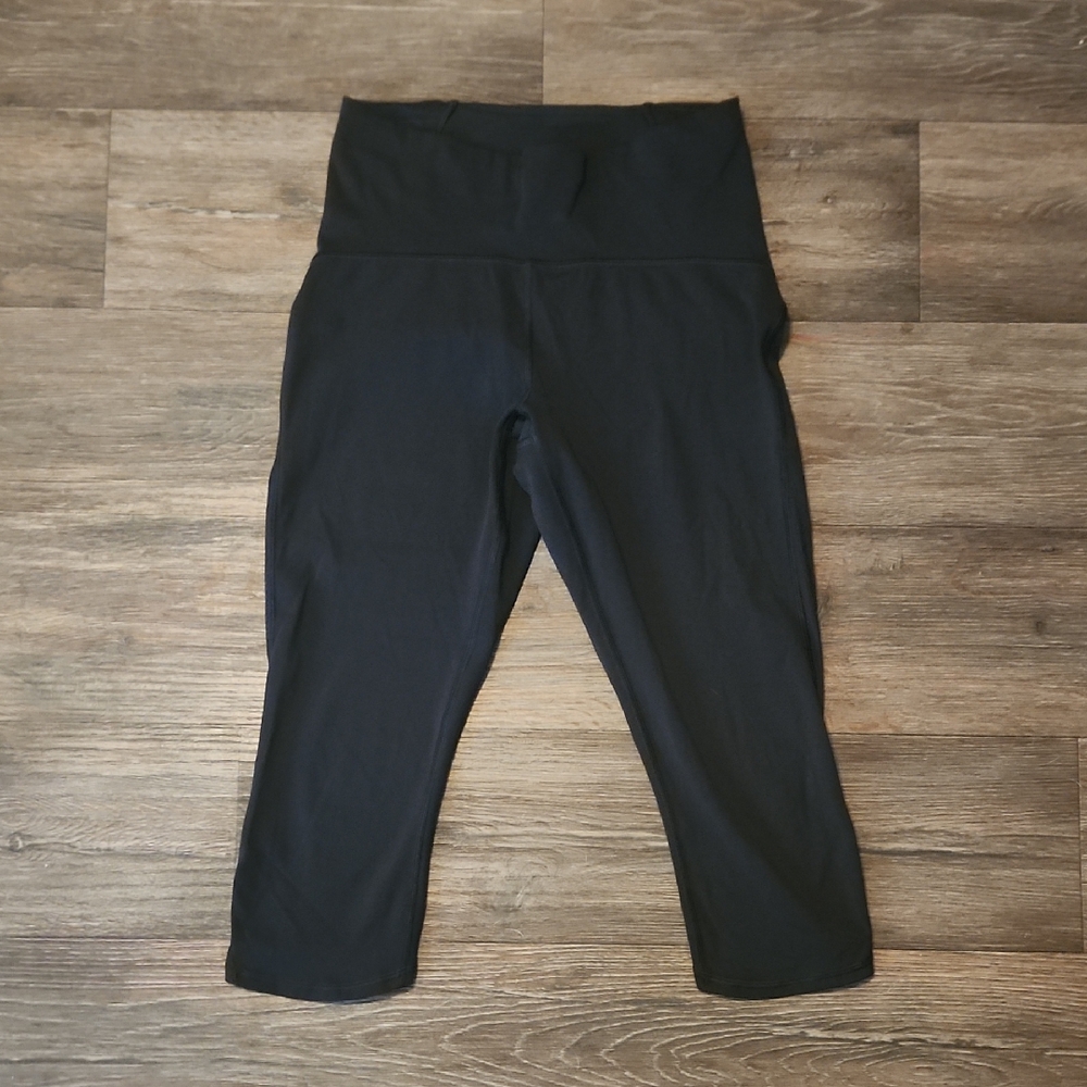 Lululemon Capri-Style Leggings - Size 6